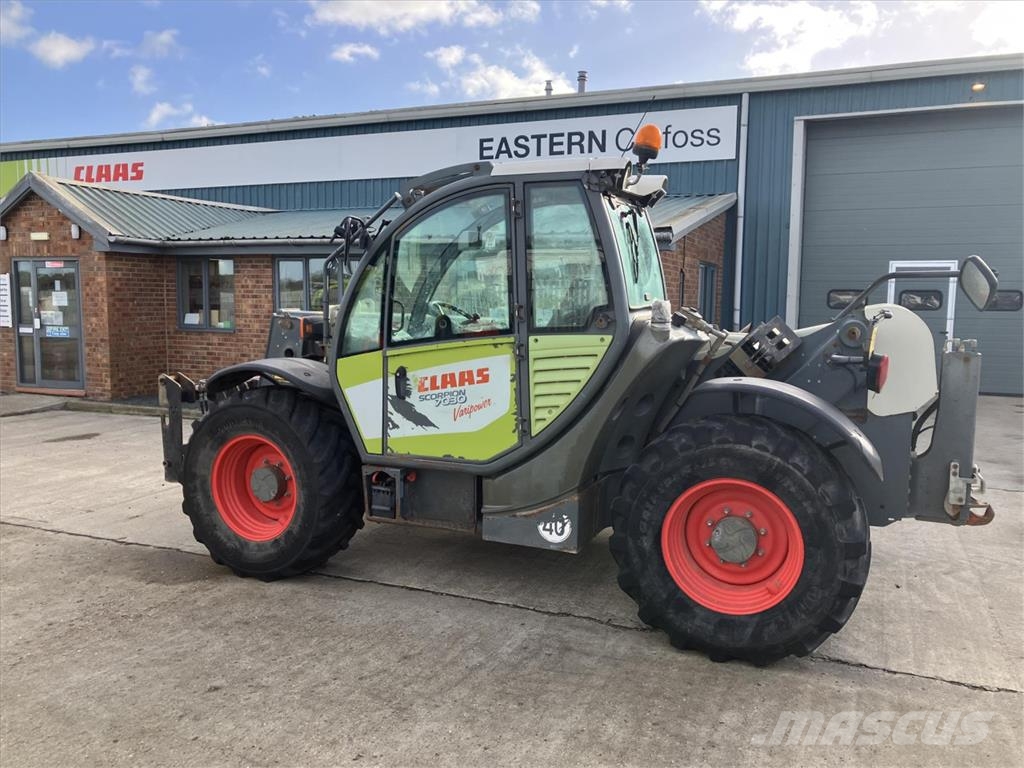 CLAAS 7030 Poljoprivredni teleskopski utovarivači