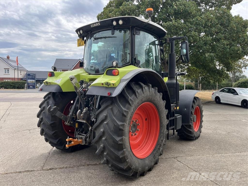 CLAAS ARION 630 HEXASHIFT Tractoren