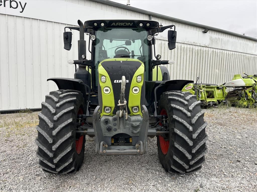 CLAAS ARION 650 Traktorit