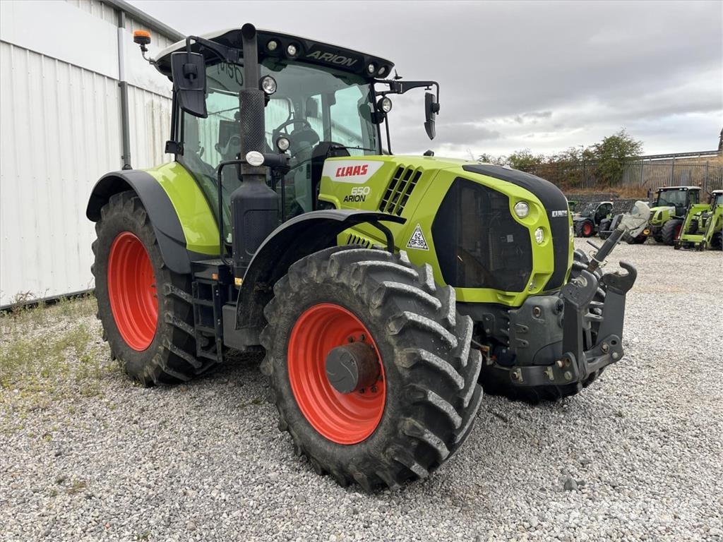 CLAAS ARION 650 Traktorit