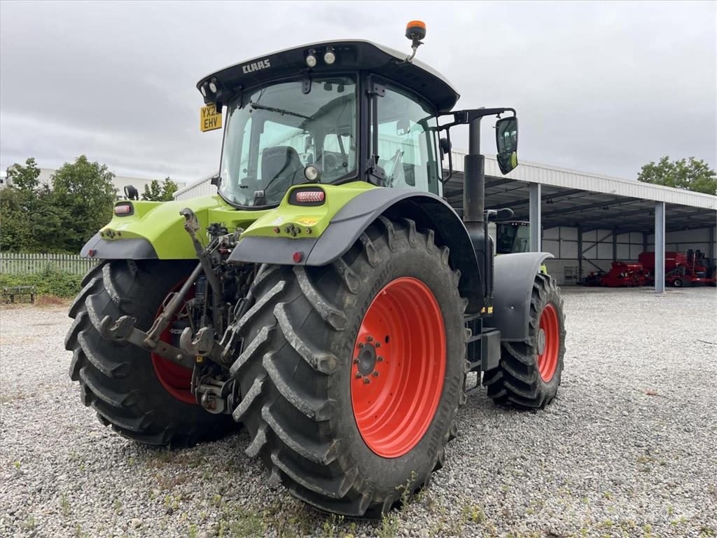 CLAAS ARION 650 Traktorit