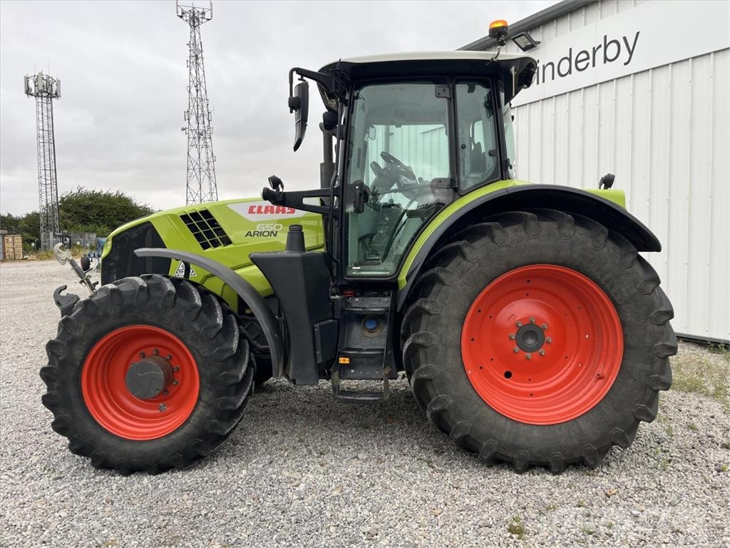 CLAAS ARION 650 Traktorit