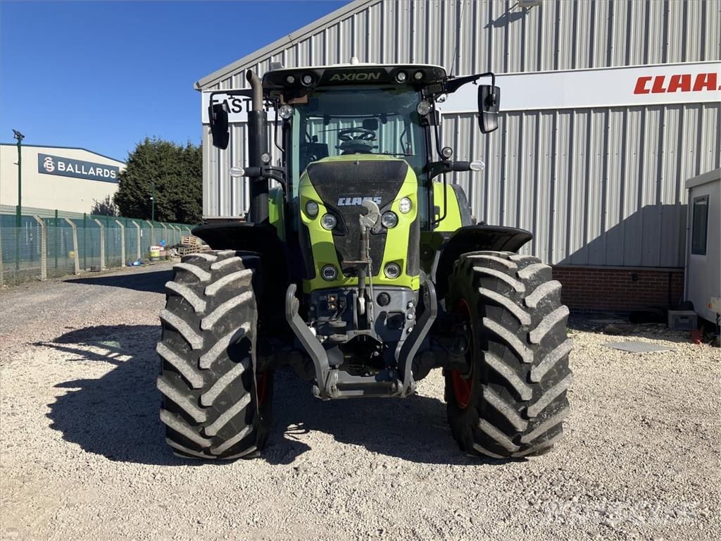 CLAAS AXION 870 Tractors