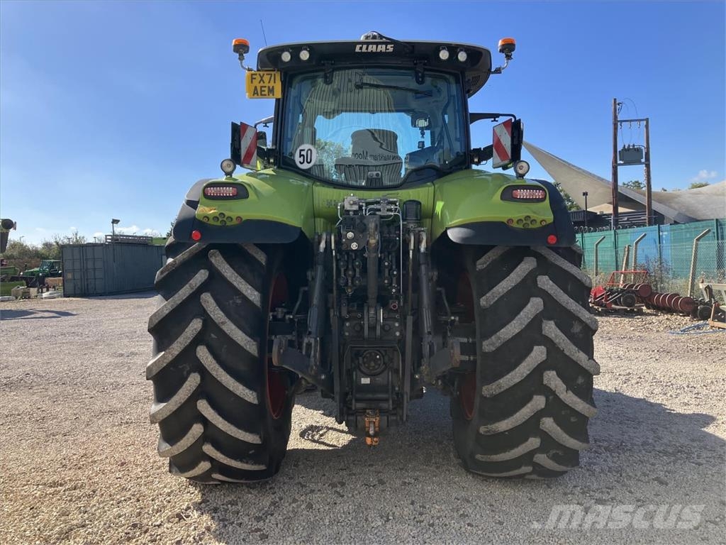 CLAAS AXION 870 الجرارات