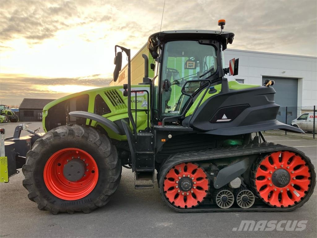 CLAAS AXION 930 TT Traktorit