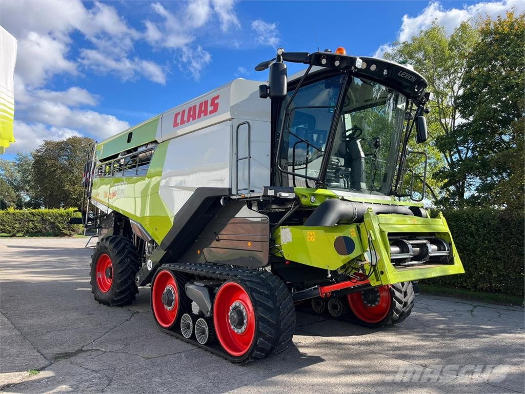 CLAAS LEXION 8700TT C/W CF1230 CONVIO FLEX CUTTERBAR (59 Combine harvesters