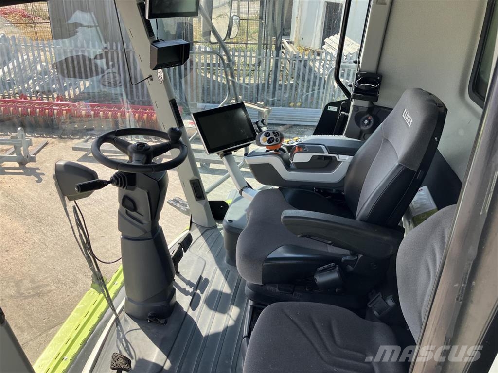 CLAAS LEXION 8800 TT Combine harvesters