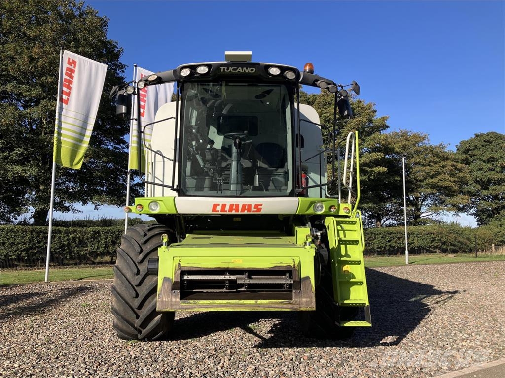 CLAAS TUCANO 570 Maaidorsmachines