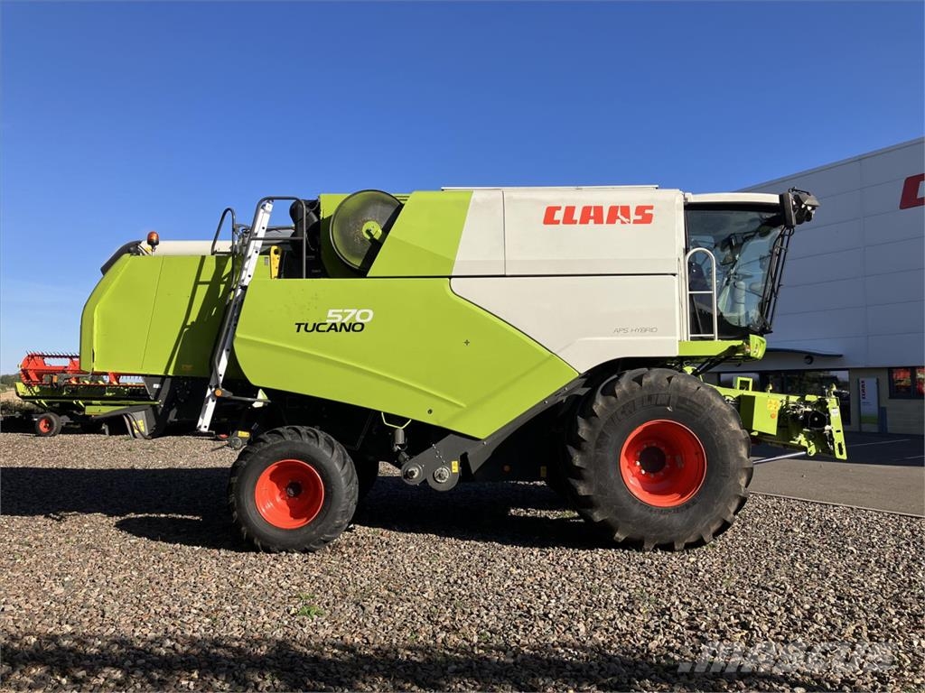 CLAAS TUCANO 570 Maaidorsmachines