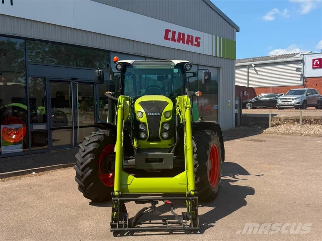 CLAAS ARION 440 Tractoren
