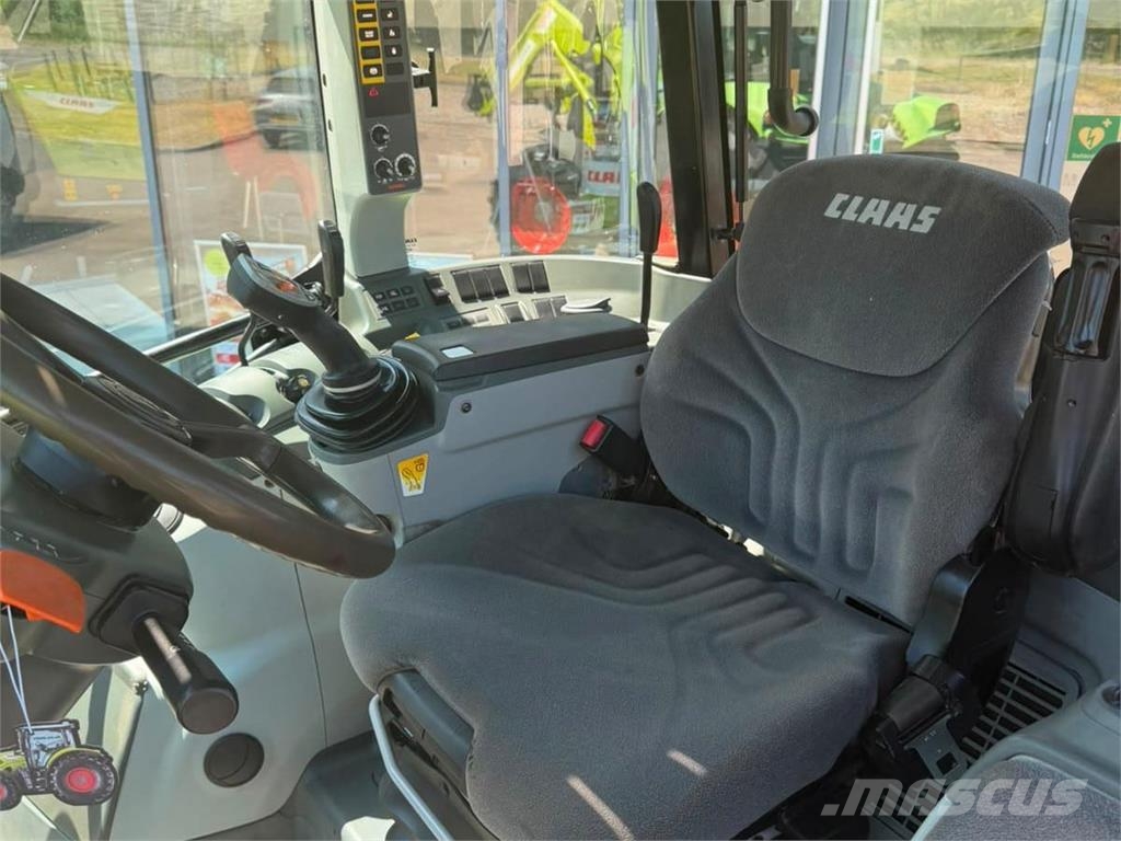 CLAAS ARION 440 Tractoren