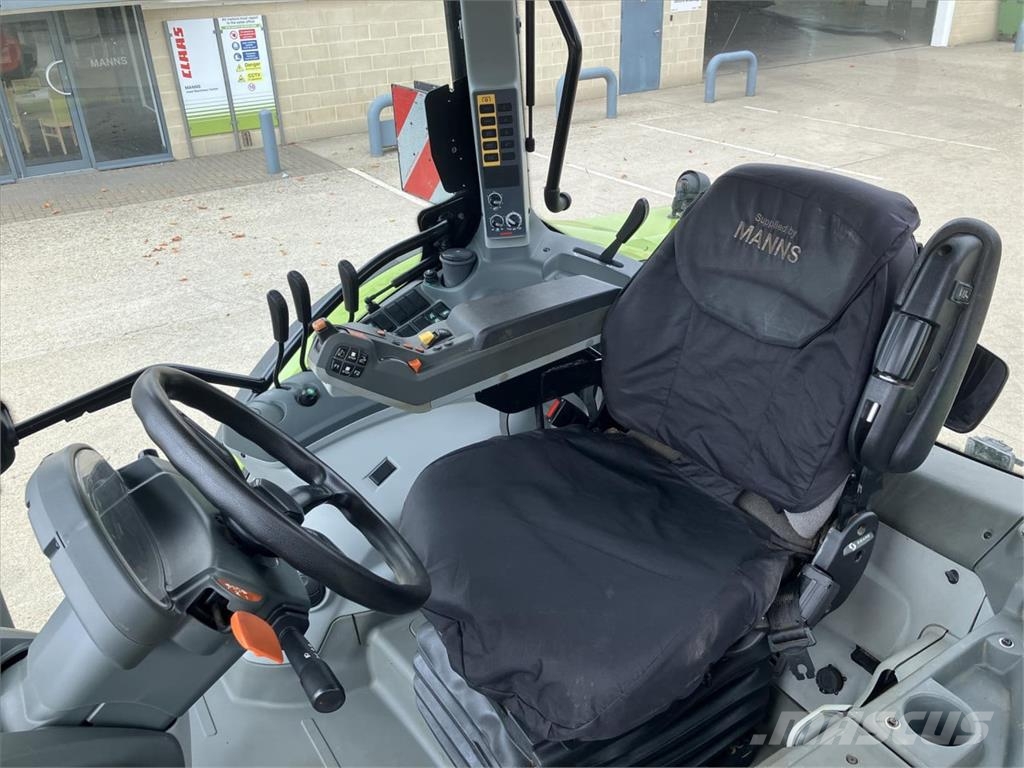 CLAAS ARION 530 Tractoren