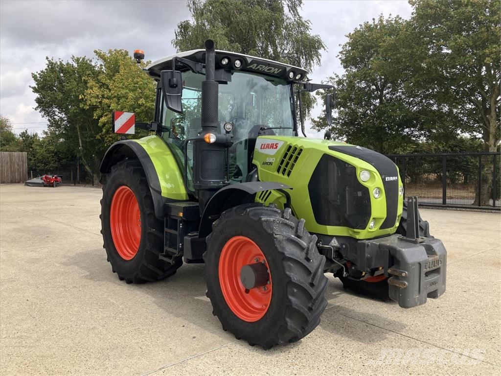 CLAAS ARION 530 Tractoren