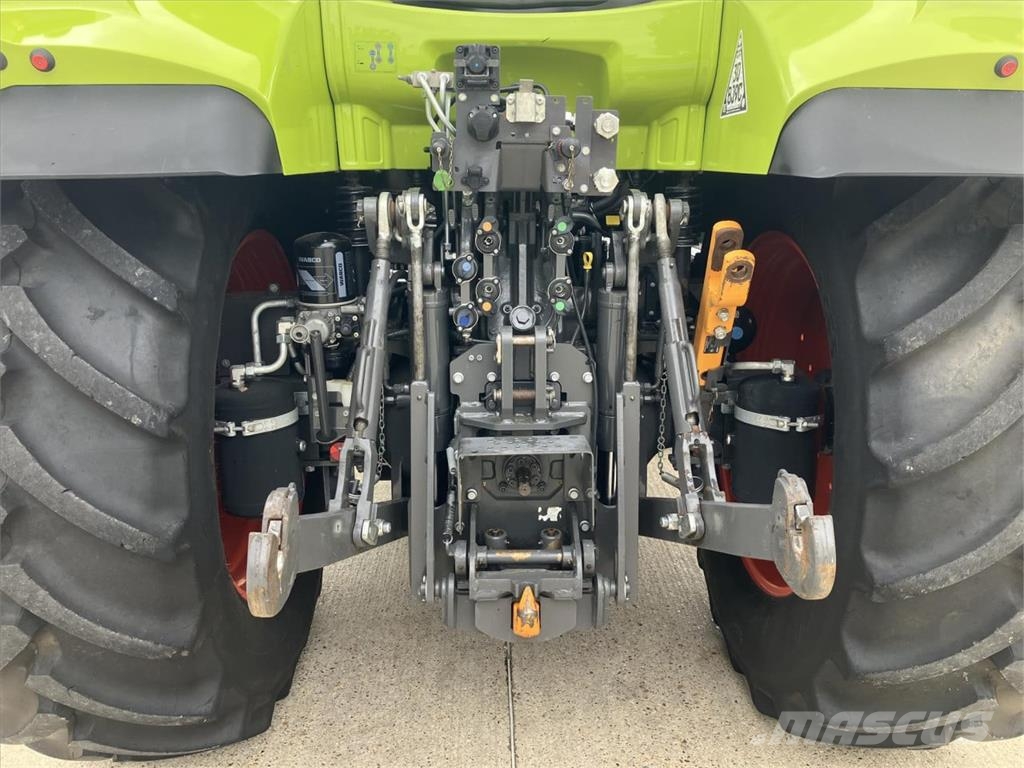 CLAAS ARION 530 Tractoren