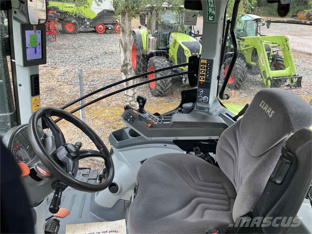 CLAAS AXION 830 Tractors