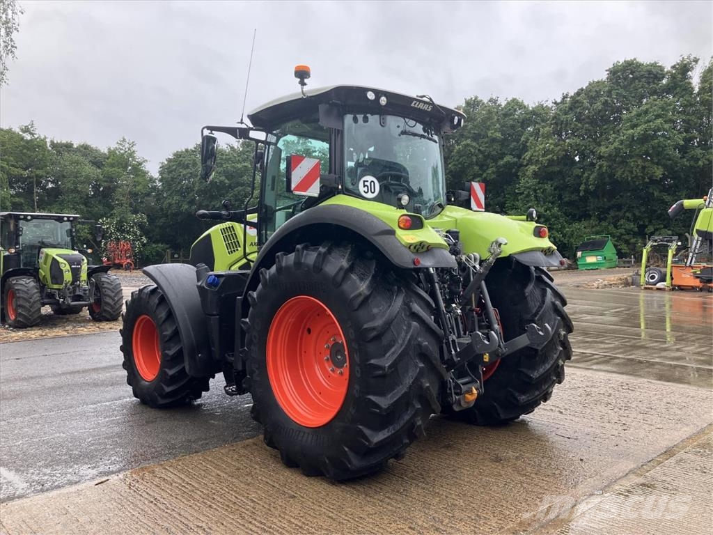 CLAAS AXION 830 Tractors