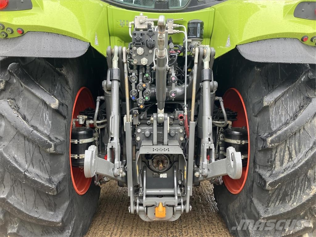 CLAAS AXION 830 Tractors