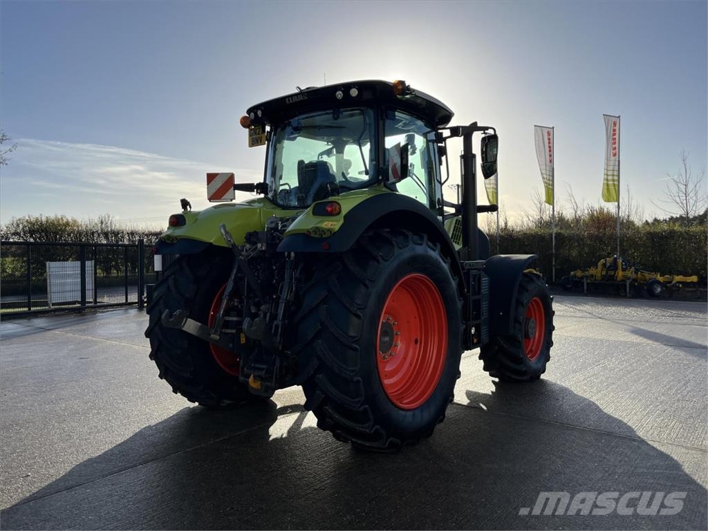 CLAAS AXION 830 CMATIC Traktorit
