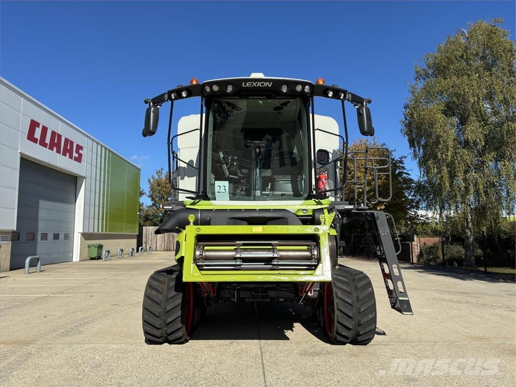 CLAAS LEXION 8800 TT حصادات