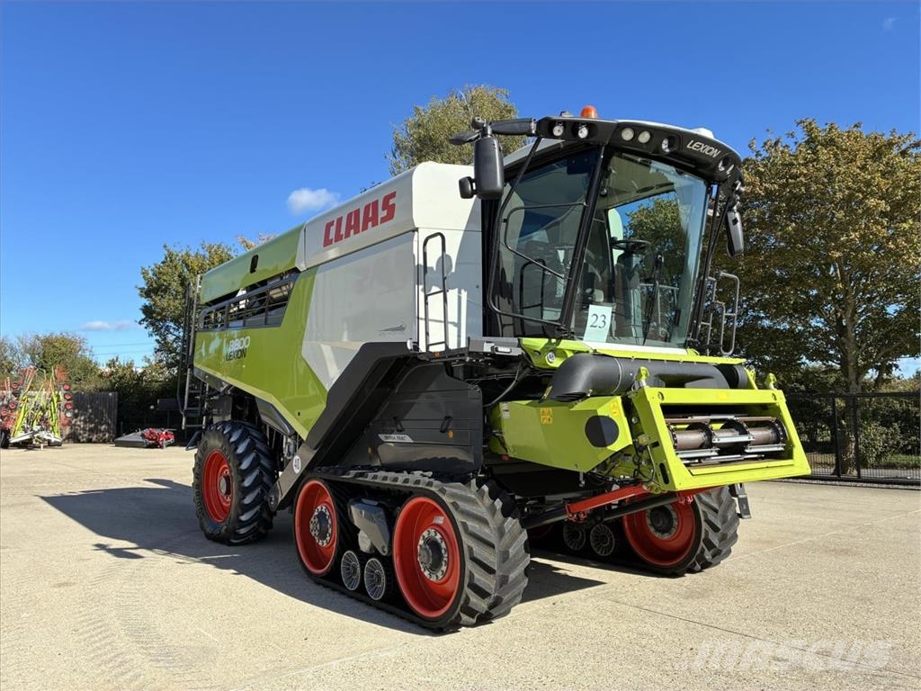 CLAAS LEXION 8800 TT حصادات
