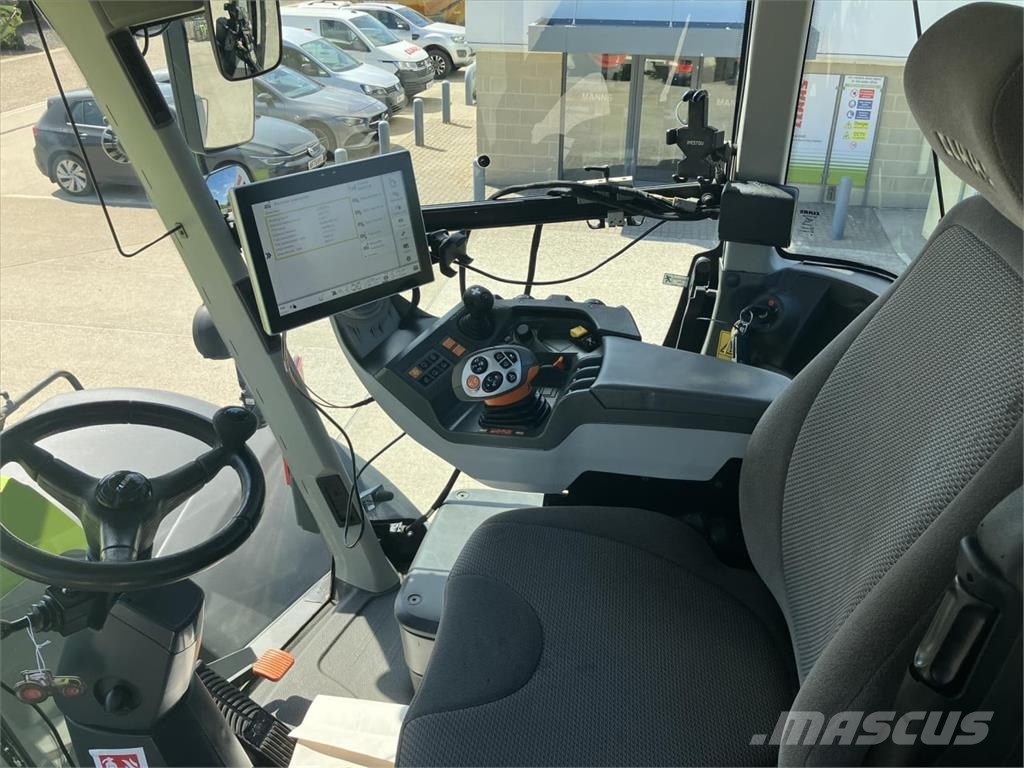 CLAAS XERION 5000 الجرارات