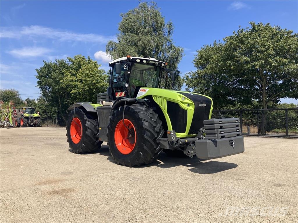 CLAAS XERION 5000 الجرارات