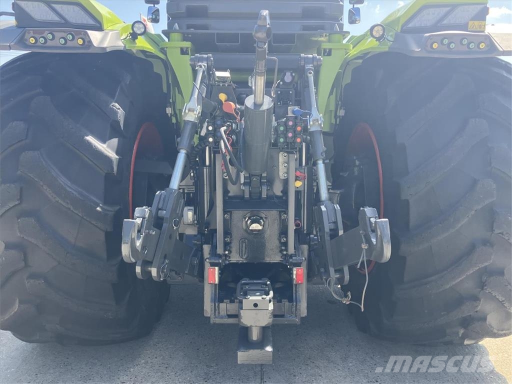 CLAAS XERION 5000 الجرارات