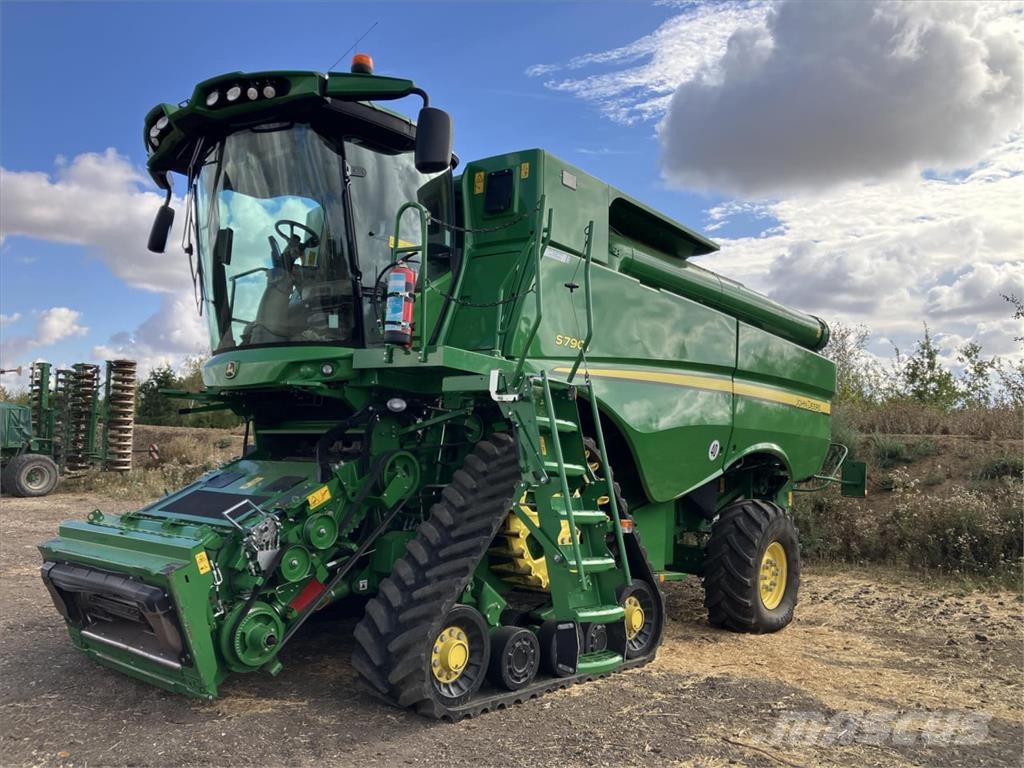 John Deere S790 Mähdrescher