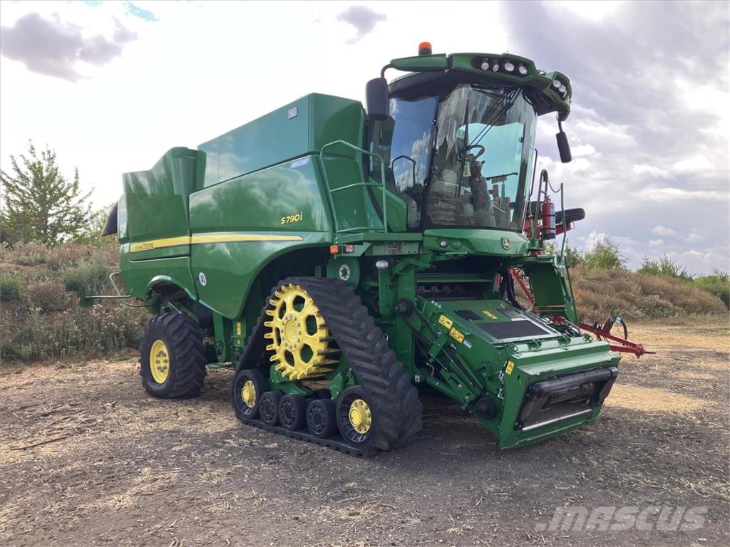 John Deere S790 Mähdrescher