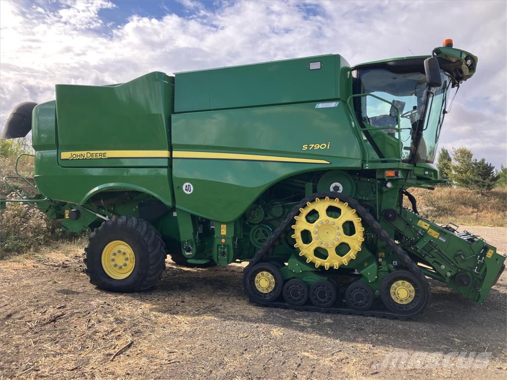 John Deere S790 Mähdrescher