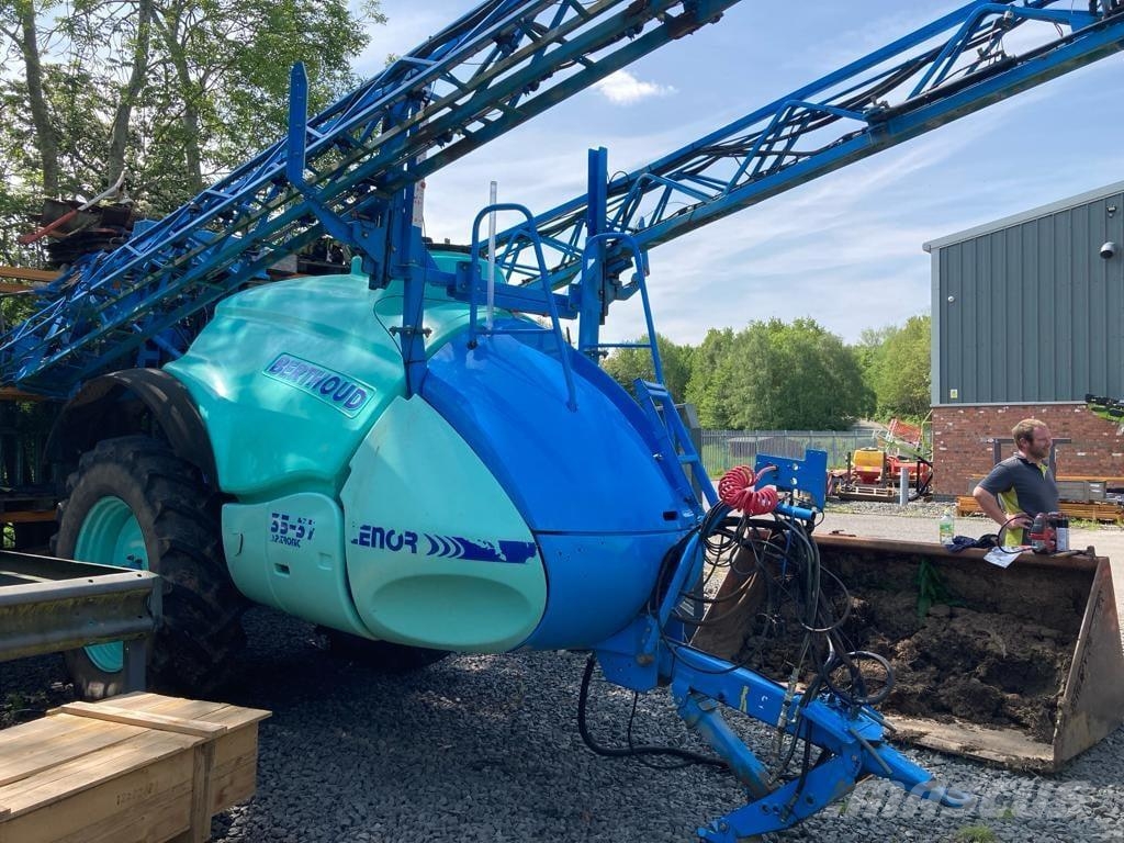 Berthoud 4000 L SPRAYER Pulverizadores arrastrados