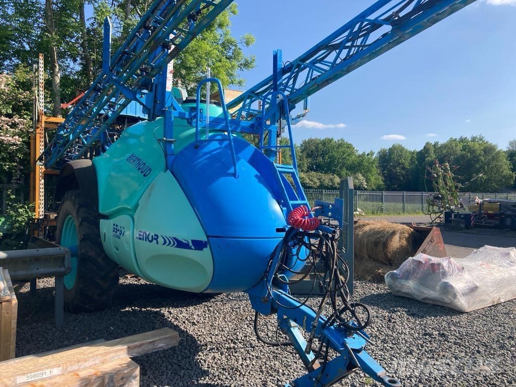 Berthoud 4000 L SPRAYER Pulverizadores arrastrados