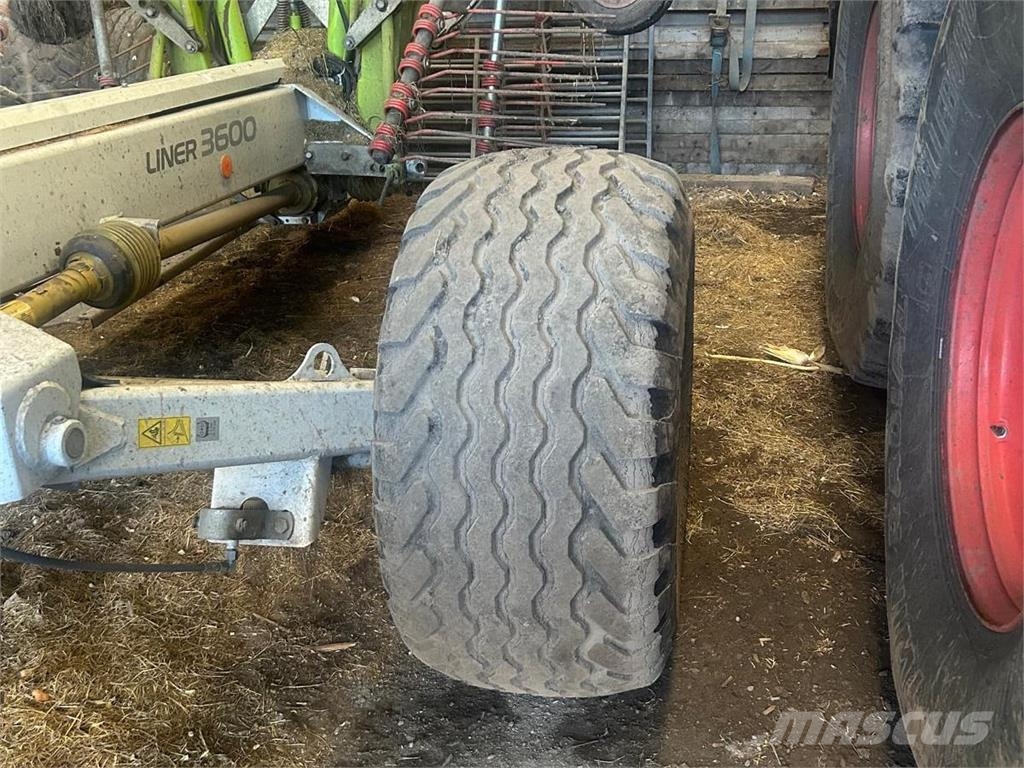 CLAAS LINER 3600 Граблі і сінозворушувачі