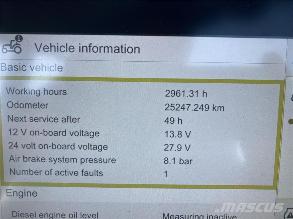 CLAAS XERION 5000 TRAC الجرارات