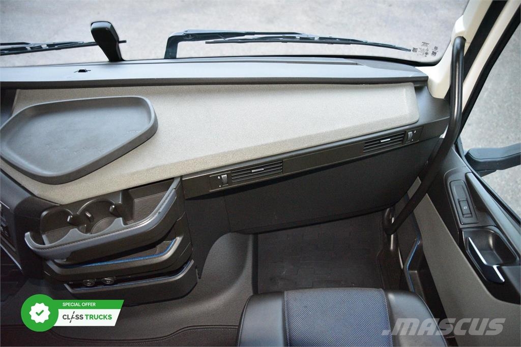 Volvo FH 500 Globetrotter XL Vetopöytäautot
