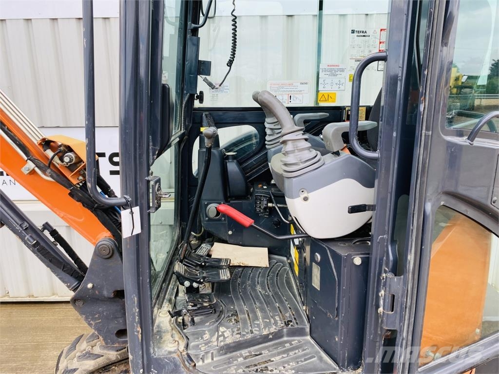 Hitachi ZX26U-6CR Minibagger < 7t