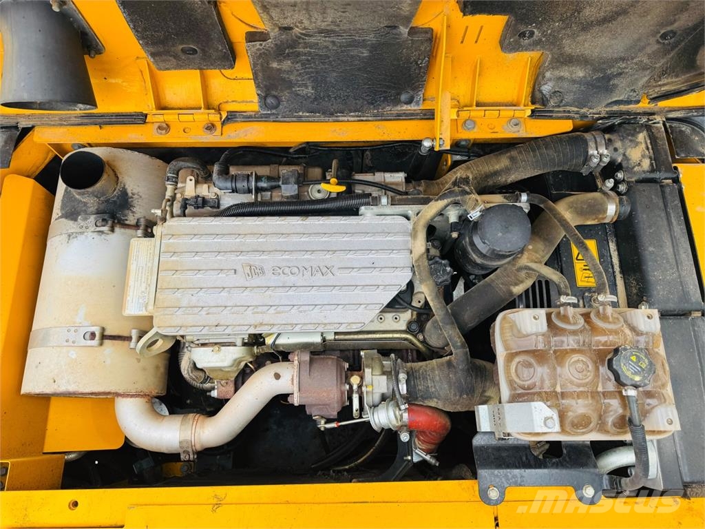 JCB JS131LC Paletli ekskavatörler