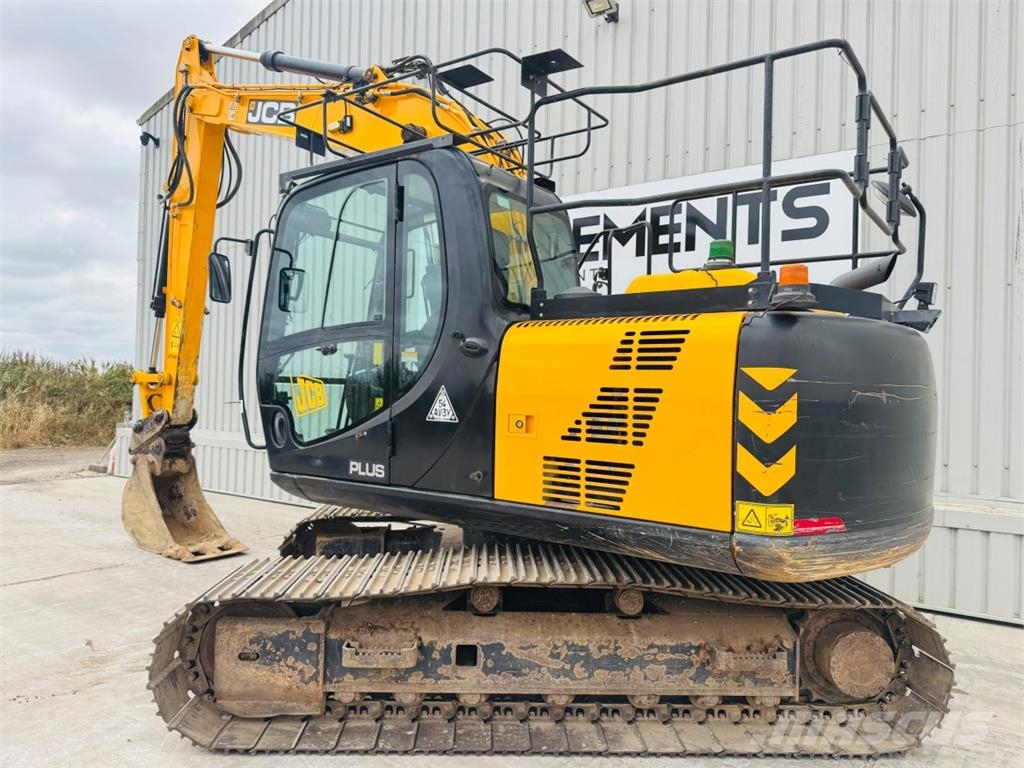 JCB JS131LC Paletli ekskavatörler