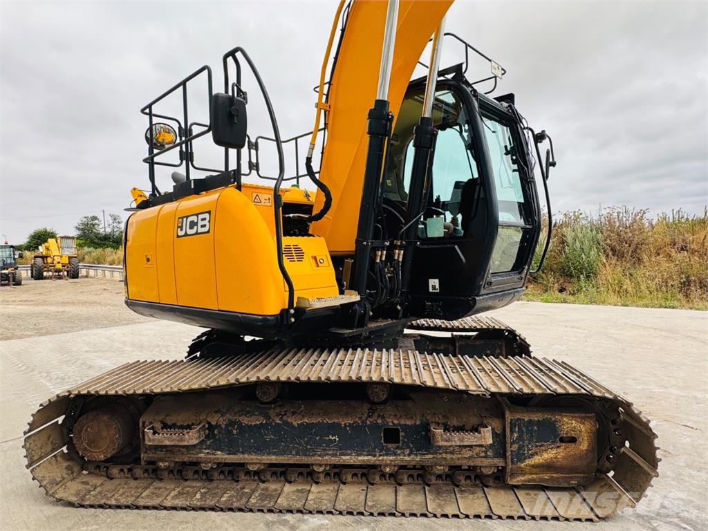JCB JS131LC Paletli ekskavatörler