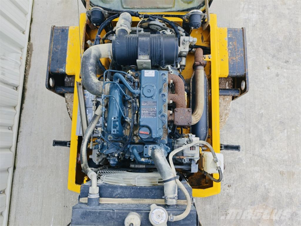 JCB VMT260 مداحل ثنائية الاسطوانة