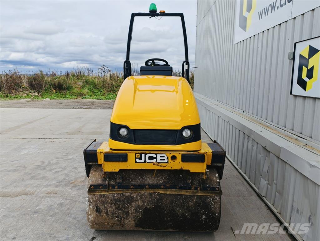 JCB VMT260 مداحل ثنائية الاسطوانة
