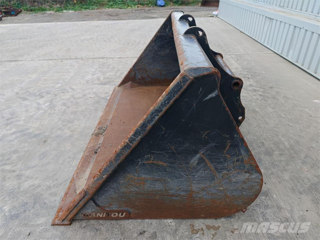 Strimech Manitou Bucket Kašike / Korpe