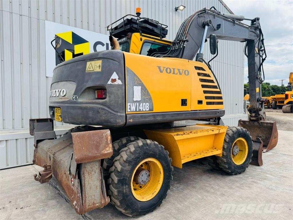 Volvo EW140B Paletli ekskavatörler