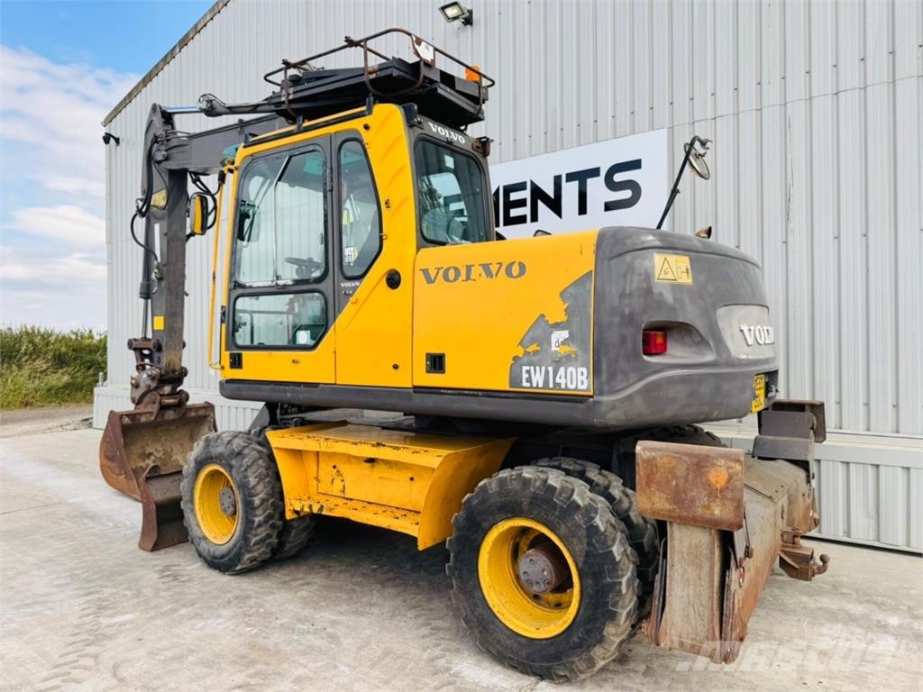 Volvo EW140B Paletli ekskavatörler