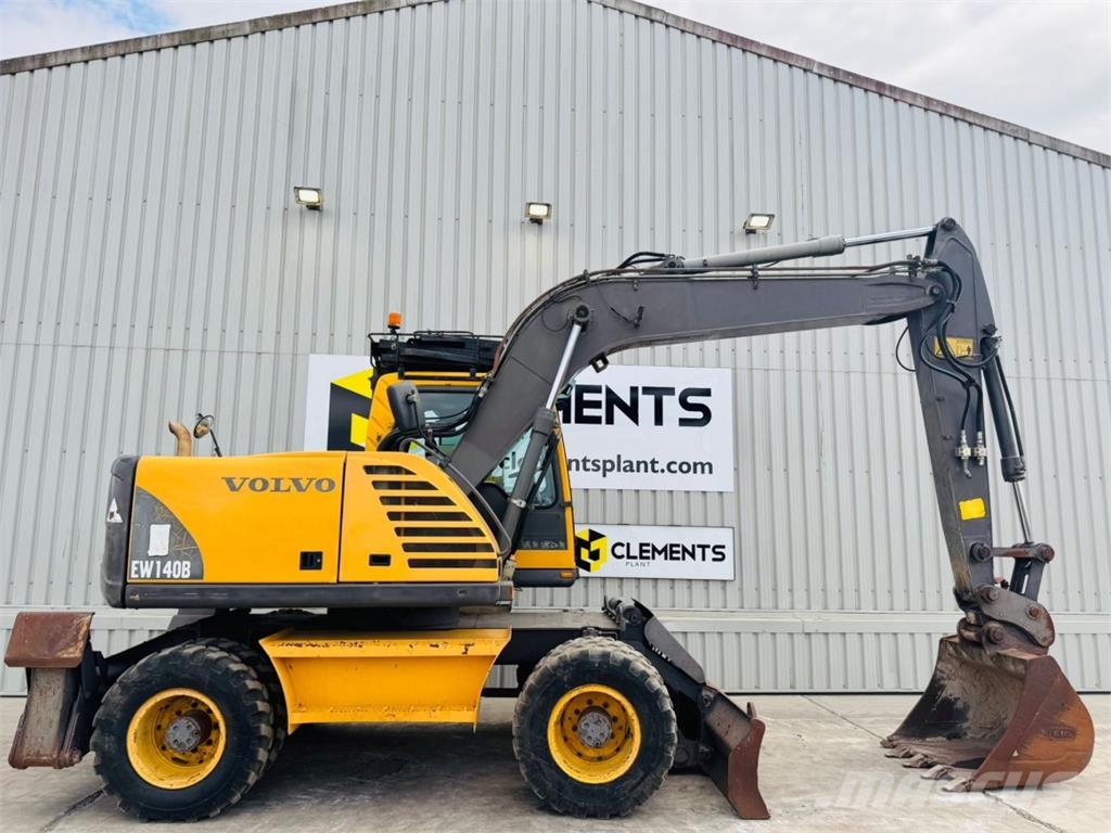 Volvo EW140B Paletli ekskavatörler