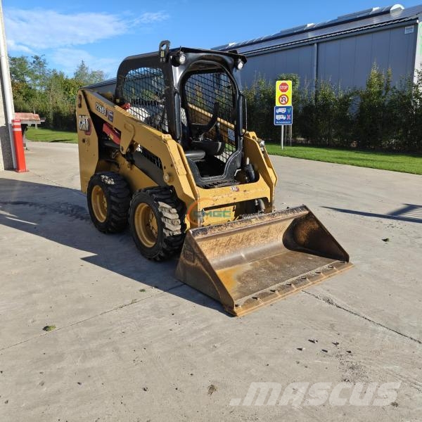 CAT 226D3 Iekrāvēji uz riteņiem