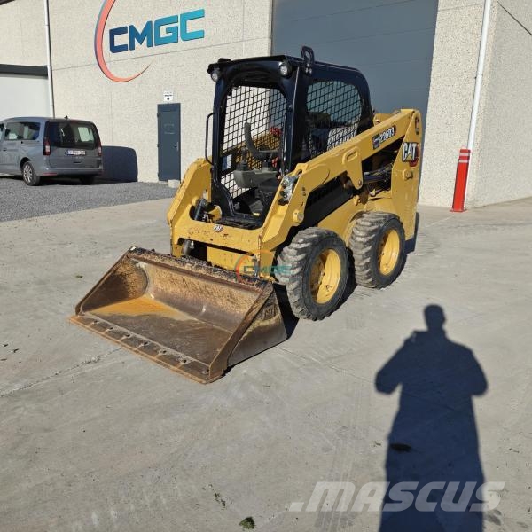 CAT 226D3 Iekrāvēji uz riteņiem