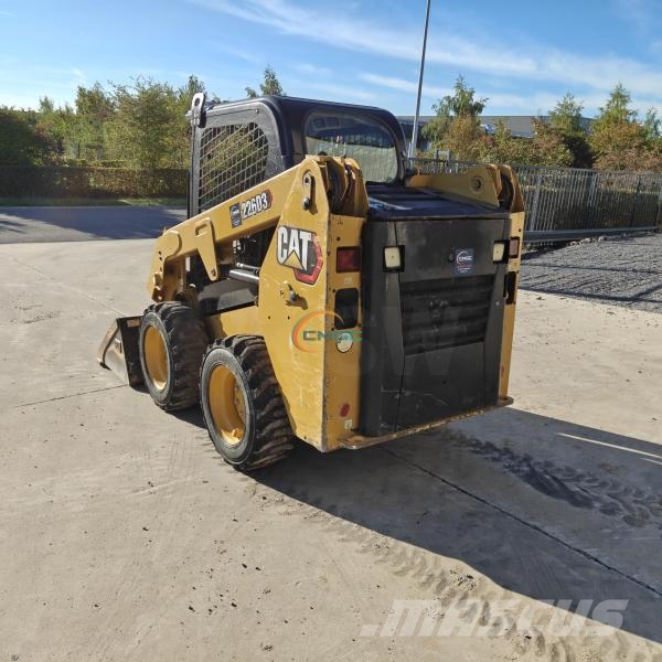 CAT 226D3 Iekrāvēji uz riteņiem