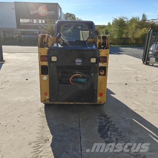 CAT 226D3 Iekrāvēji uz riteņiem