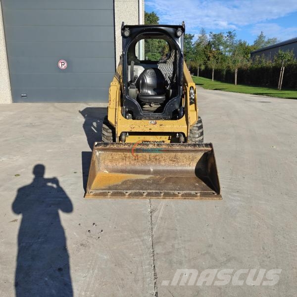 CAT 226D3 لوادر بعجل